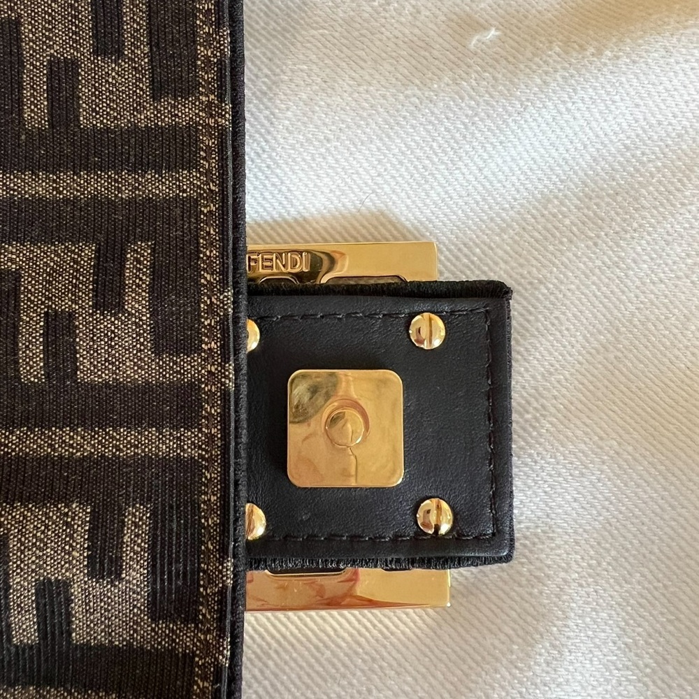 Fendi Black and Tan Monogram Shoulder Bag - Picture 4 of 11
